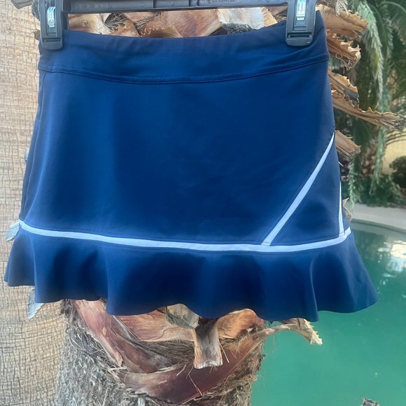 EleVen Shirt and Inphorm Skirt Set - Picture 7 of 10